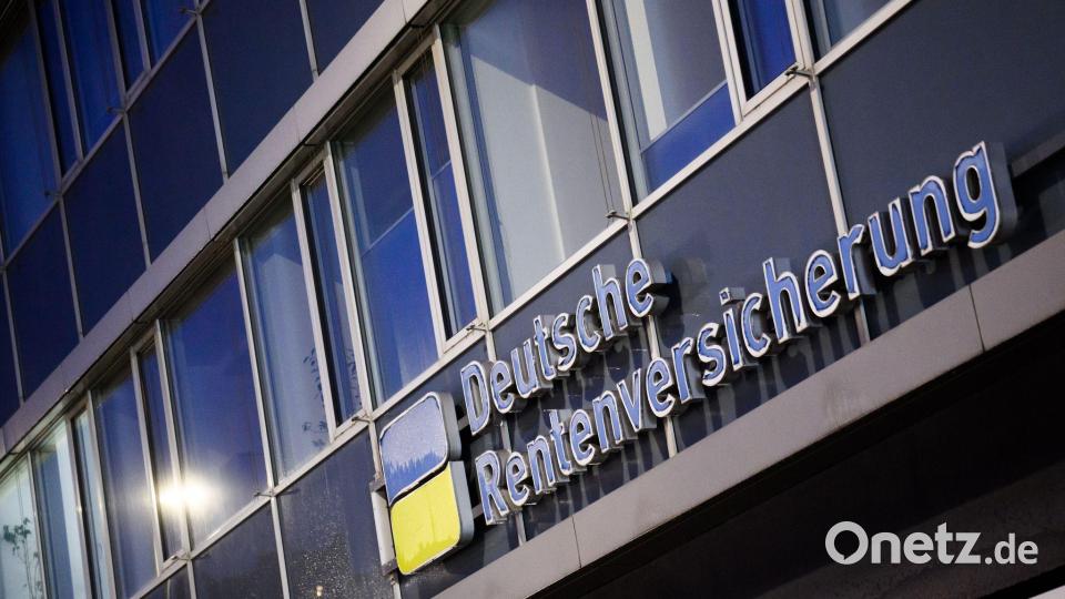 Immer mehr Rentner, immer weniger Beitragszahler: Das Rentensystem ächzt unter hohen Kosten. Bild: Julian Stratenschulte/dpa