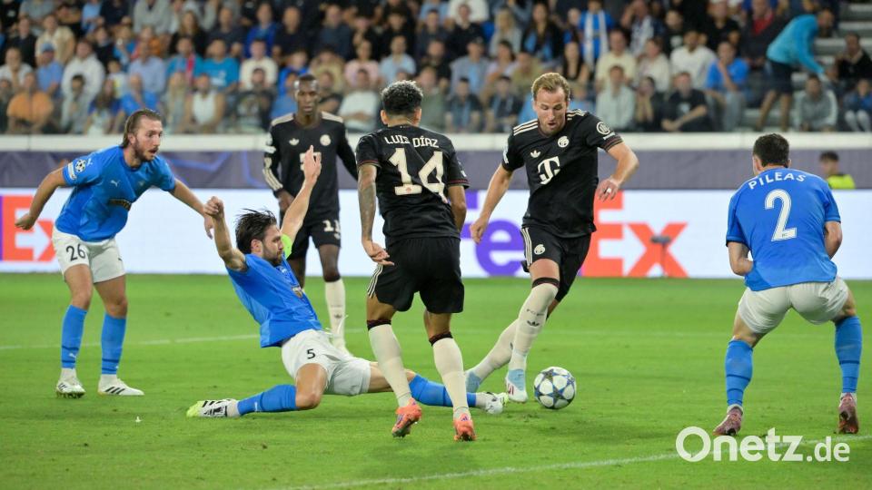 Ein Mann ist nicht zu stoppen: Harry Kane eilt von Tor zu Tor, hier bei seinem famosen Sololauf beim 5:1 der Bayern gegen den FC Pafos. Bild: Peter Kneffel/dpa