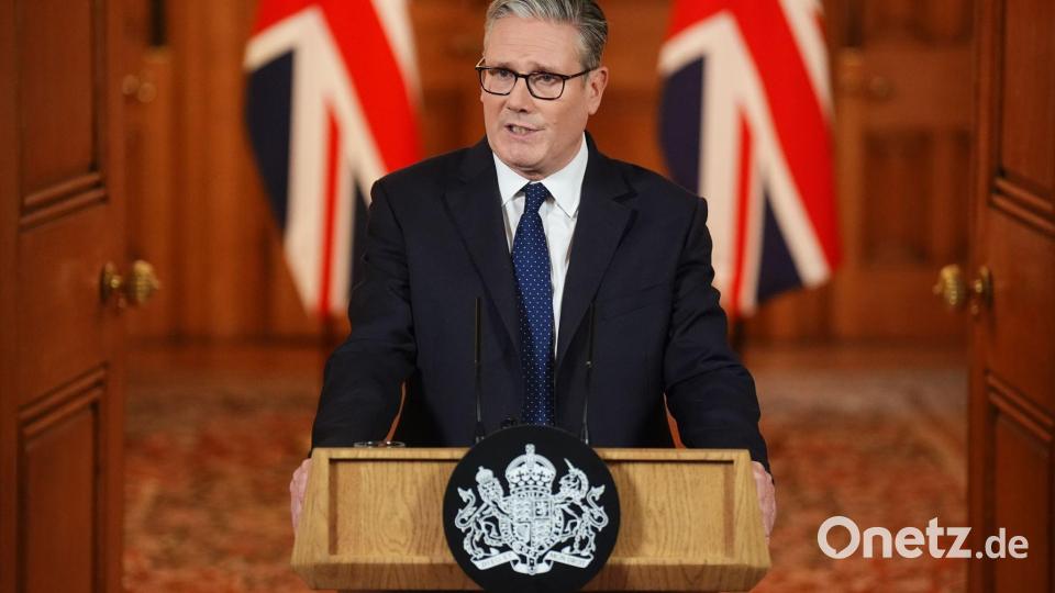 Der britische Premier Keir Starmer hat sich nach dem tödlichen Angriff auf eine Synagoge in Manchester besorgt gezeigt über wachsenden Antisemitismus in seinem Land. Bild: James Manning/PA Wire/dpa