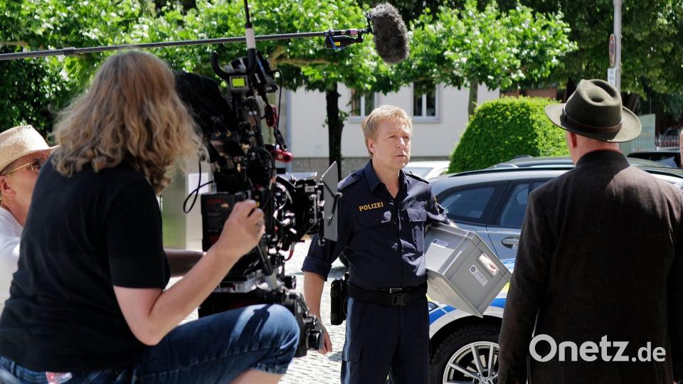 Schauspieler Max Müller alias Polizist Michi Mohr bei den Dreharbeiten. (Archivbild) Bild: Uwe Lein/dpa