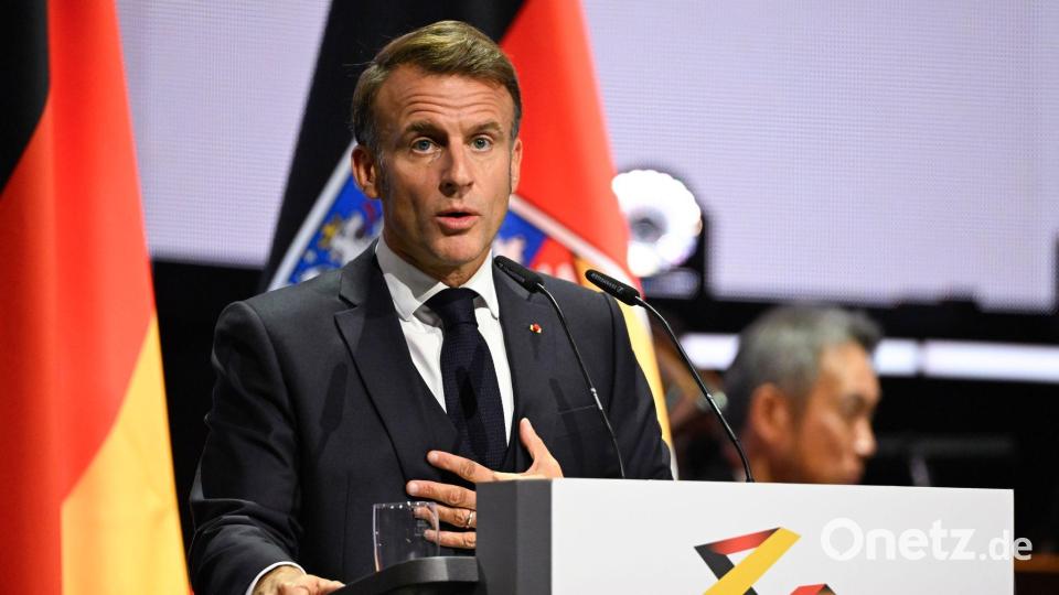 Präsident Macron schlägt in seiner Rede einen weiten Bogen. Bild: Jean-Christophe Verhaegen/POOL AFP/dpa