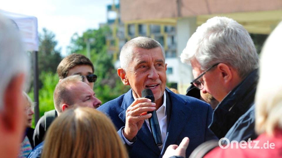 Der tschechische Milliardär und Gründer der Partei ANO, Andrej Babis, bei einem Wahlkampfauftritt im Prager Stadtteil Modrany. (Archivbild) Bild: Michael Heitmann/dpa
