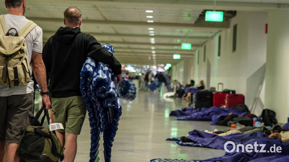 Rund 6.500 Menschen waren von den ausgesetzten Starts und Landungen am Münchner Flughafen betroffen. Bild: Enrique Kaczor/onw-images/dpa
