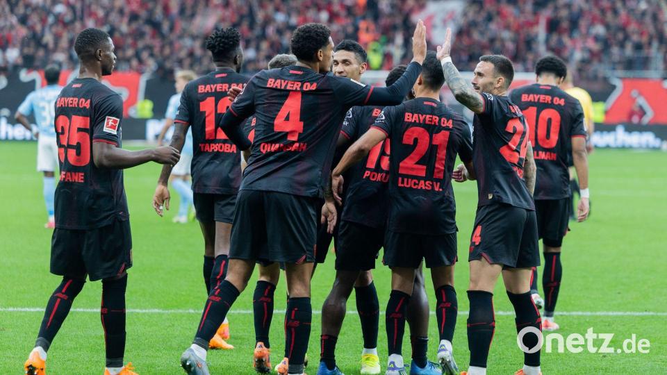 Leverkusen jubelt über den Treffer zum 1:0. Bild: Rolf Vennenbernd/dpa