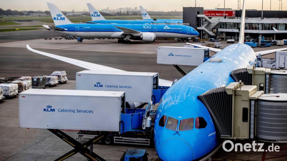 Wegen des Sturmtiefs wurde am Flughafen Schirphol viele Flüge gestrichen. (Archivfoto) Bild: Robin Utrecht/ANP/dpa