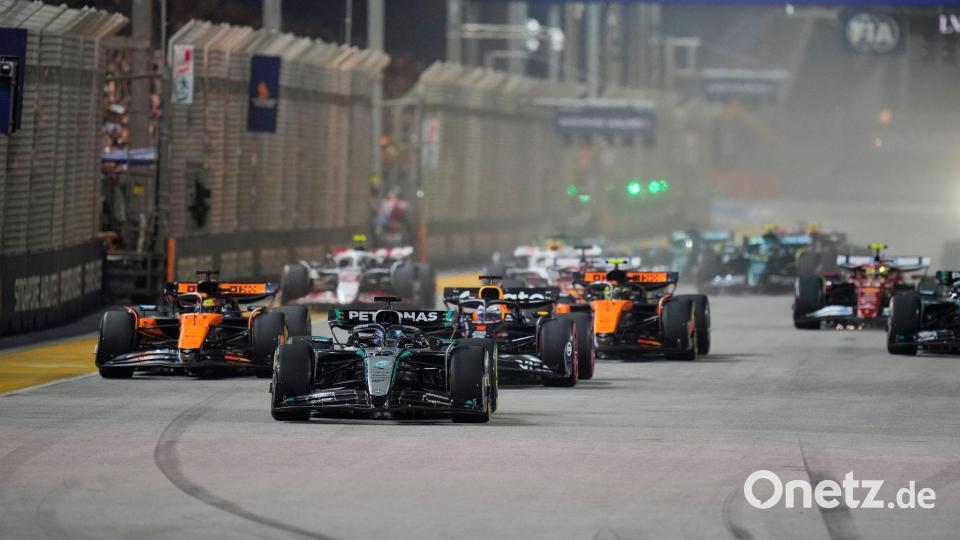 Mercedes-Pilot George Russell (M) verteidigte Platz eins am Start. Bild: Vincent Thian/AP/dpa