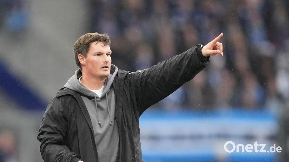 Durfte seinen zweiten Heimsieg feiern: HSV-Trainer Merlin Polzin Bild: Marcus Brandt/dpa