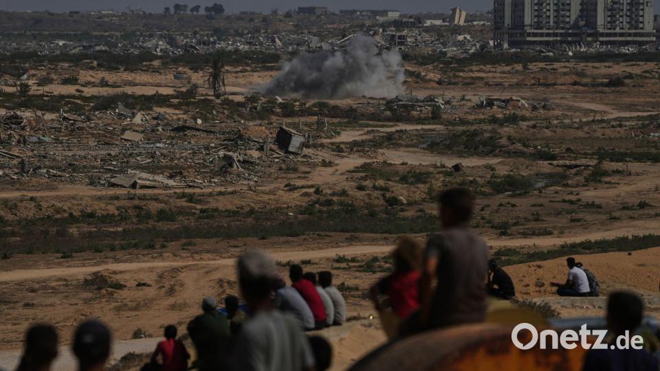 Israelische Luftangriffe gingen am Samstag weiter. Bild: Abdel Kareem Hana/AP/dpa