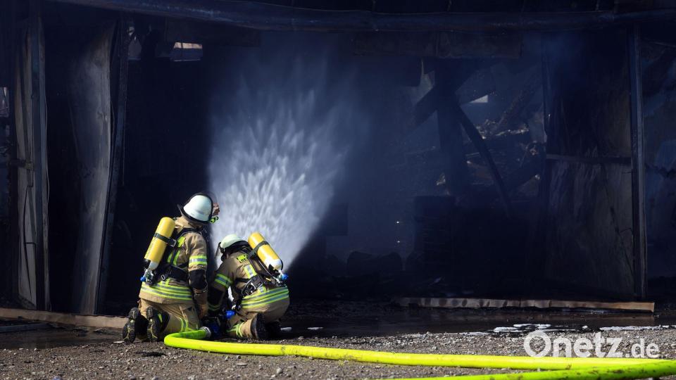 In Bidingen im Allgäu wurde eine Maschinenhalle völlig zerstört. Bild: Karl-Josef Hildenbrand/dpa