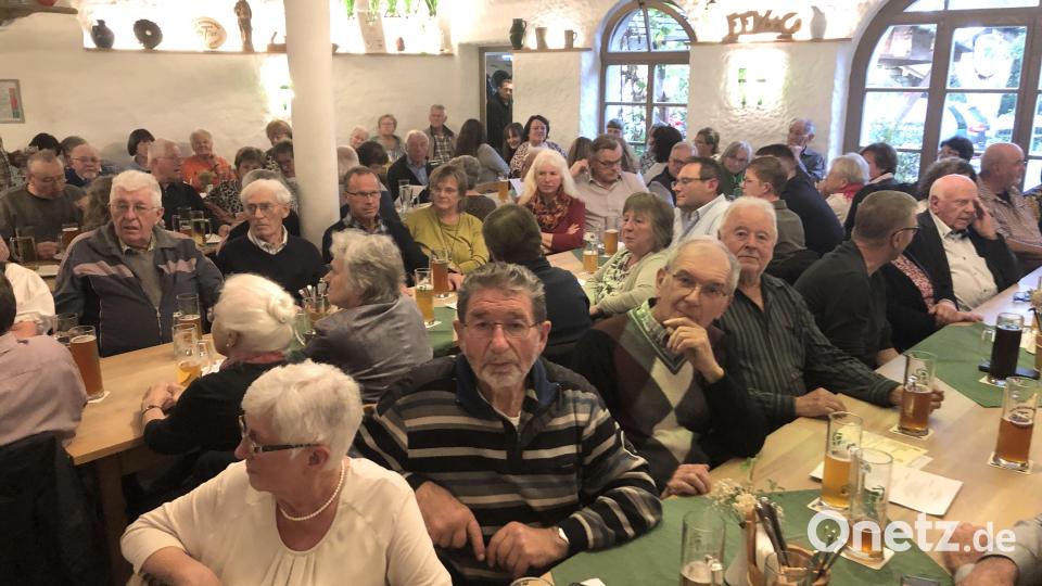 Die Wirtsstube beim Rechersimer in Röthenbach war bis auf den letzten Platz gefüllt. Bild: wro