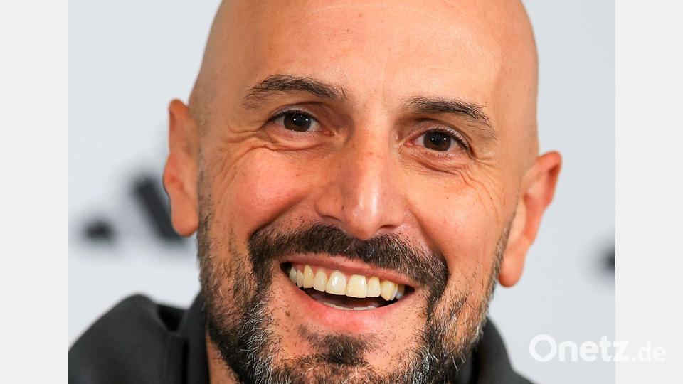Freut sich auf die kommenden Länderspiele: U21-Nationaltrainer Antonio Di Salvo. Bild: Jan Woitas/dpa