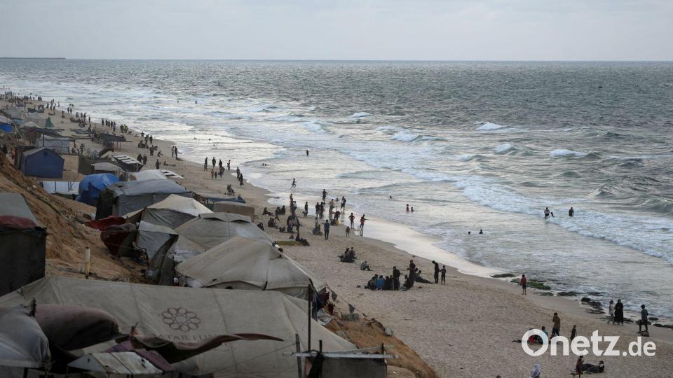 Zeltlager am Strand des Gazastreifens. Bild: Abdel Kareem Hana/AP/dpa