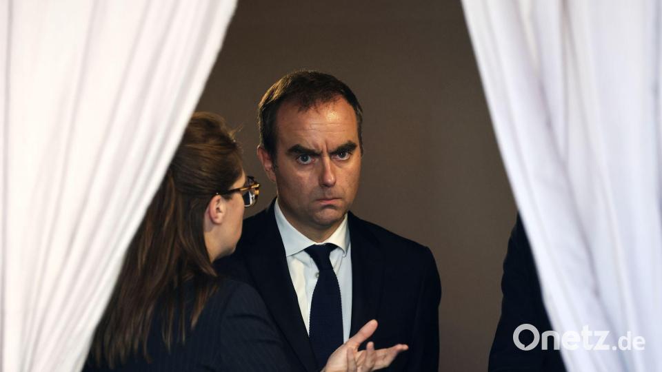Frankreichs zurückgetretener Premier hat eine schwierige Mission. Bild: Ludovic Marin/Pool AFP/AP/dpa