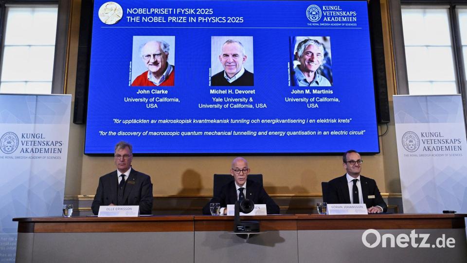 Den Nobelpreis für Physik erhalten 2025 die Quantenphysiker John Clarke, Michel Devoret und John Martinis. Bild: Claudio Bresciani/TT News Agency/AP/dpa