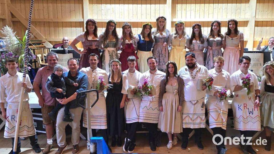 Wirbenzer Kirwamadla und Kirwaburschen Bild: whü