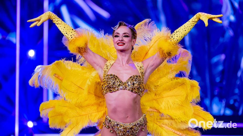 Die Kostüme stammen von US-Designer Jeremy Scott. (Archivbild) Bild: Fabian Sommer/dpa