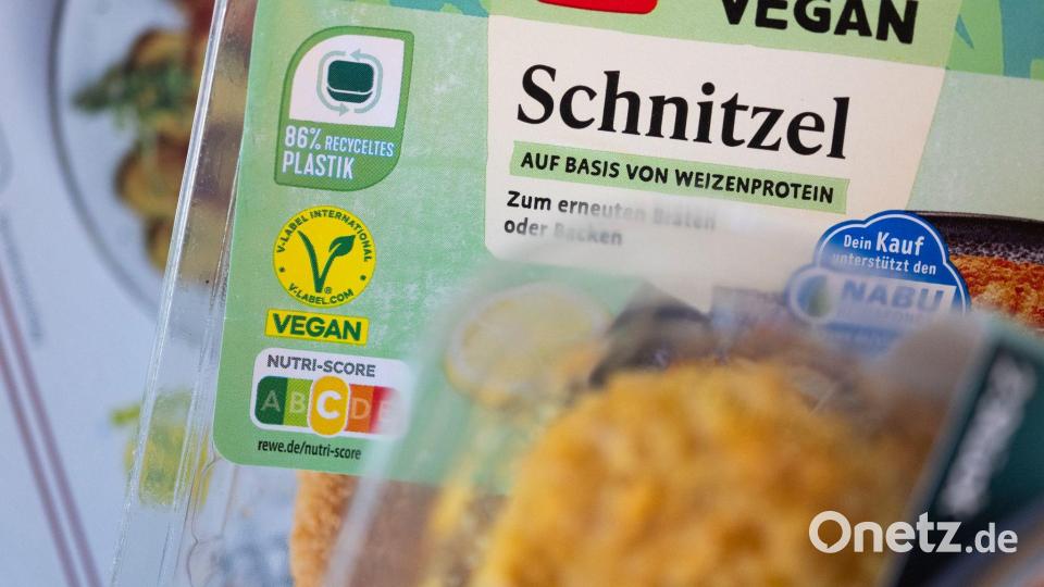 Gibt es künftig kein Schnitzel aus Soja oder Weizen mehr? Symbolbild: Marijan Murat/dpa