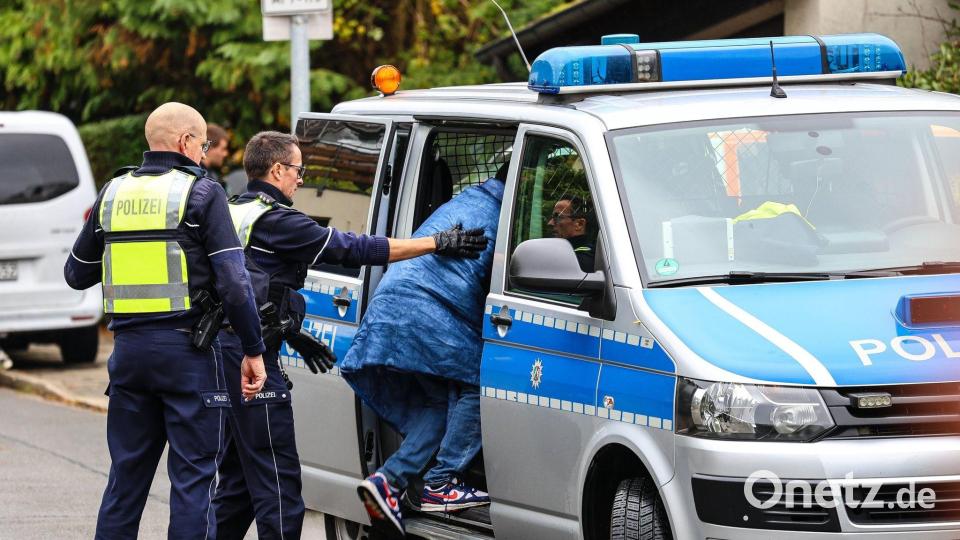 Die Kinder der Frau waren vorläufig festgenommen worden. Bild: Alex Talash/dpa