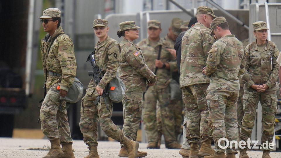 Nationalgardisten aus Texas sind nach Illinois gereist. Ob sie dort auch zum Einsatz kommen, ist unklar. Bild: Erin Hooley/AP/dpa