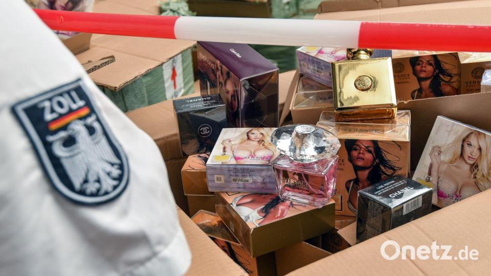 Parfüm zählt zu den häufigsten Produktkategorien bei sichergestellten Fälschungen. Bild: Patrick Pleul/dpa-Zentralbild/ZB