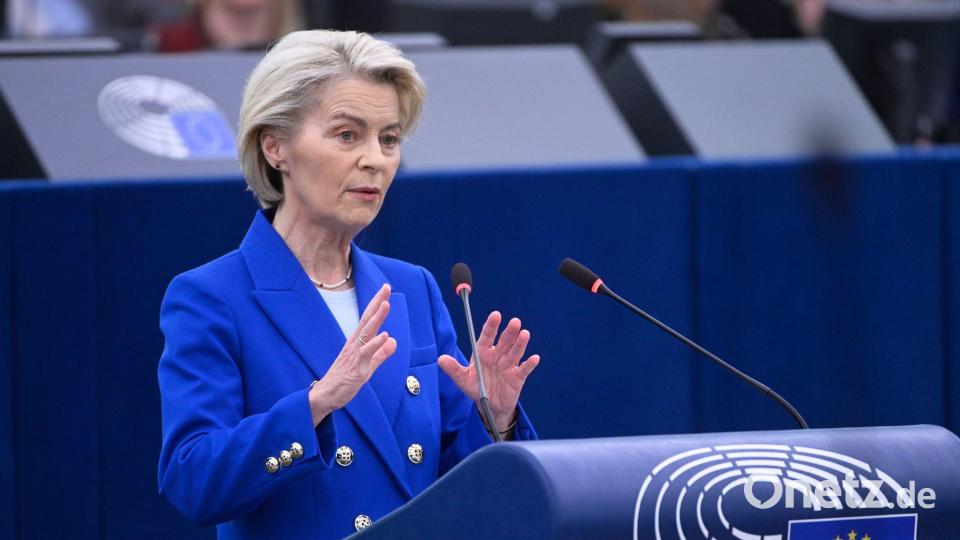 EU-Kommissionspräsidentin Ursula von der Leyen hatte sich bereits im Juli einem Misstrauensvotum stellen müssen. (Archivbild) Bild: Pascal Bastien/AP/dpa