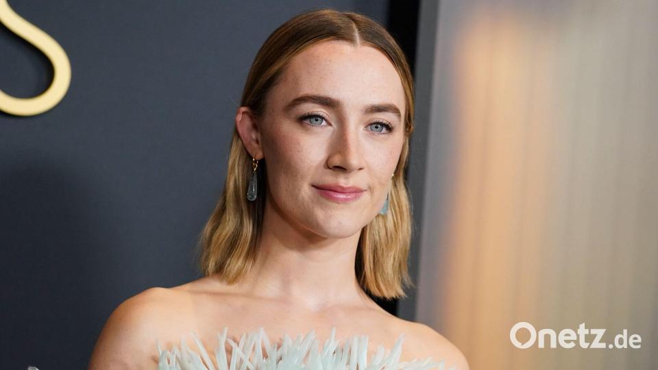 Saoirse Ronan soll sich vor der Filmkamera in Linda McCartney verwandeln. (Archivfoto) Bild: Jordan Strauss/Invision via AP/dpa