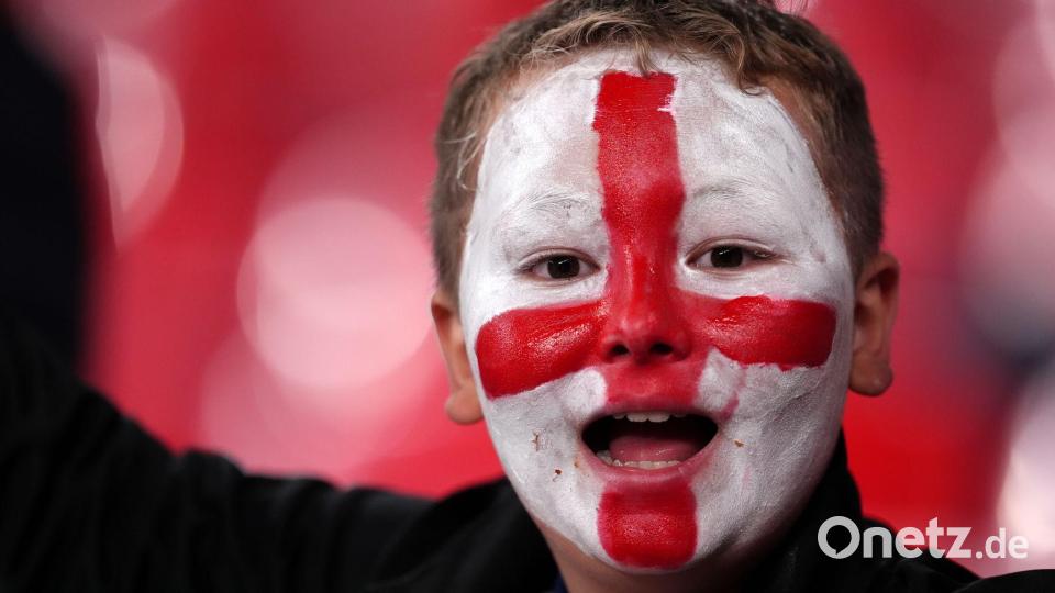Farbe bekennen. Das wünscht sich Tuchel vom englischen Anhang. Bild: Adam Davy/PA Wire/dpa
