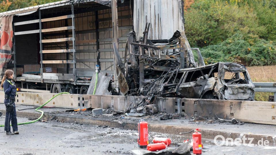 Bei einem Unfall auf der A59 bei Köln ist ein Mensch gestorben. Bild: Thomas Banneyer/dpa