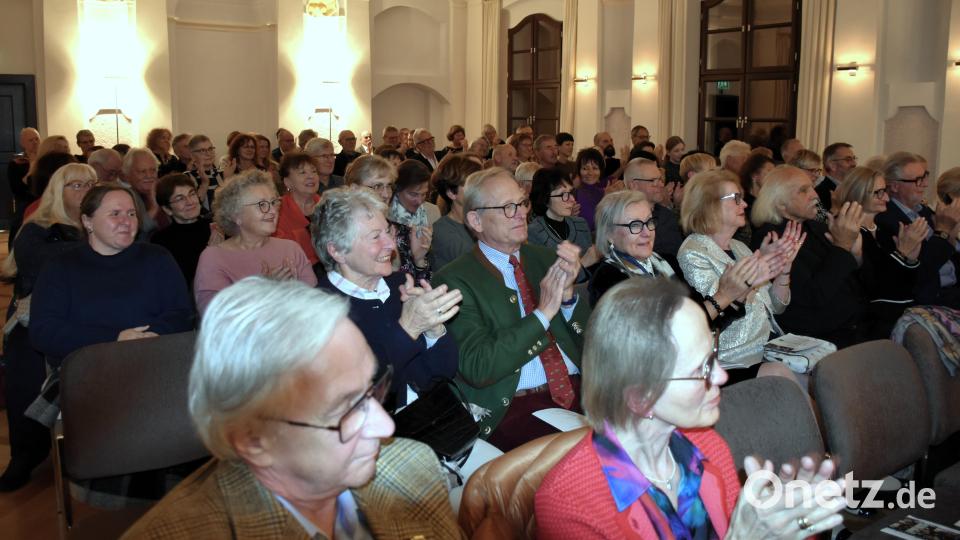 Dankbar für dieses schöne Musikerlebnis spendete das Publikum immer wieder großen Applaus für die hochkarätigen Musikdarbietungen. Bild: ubb