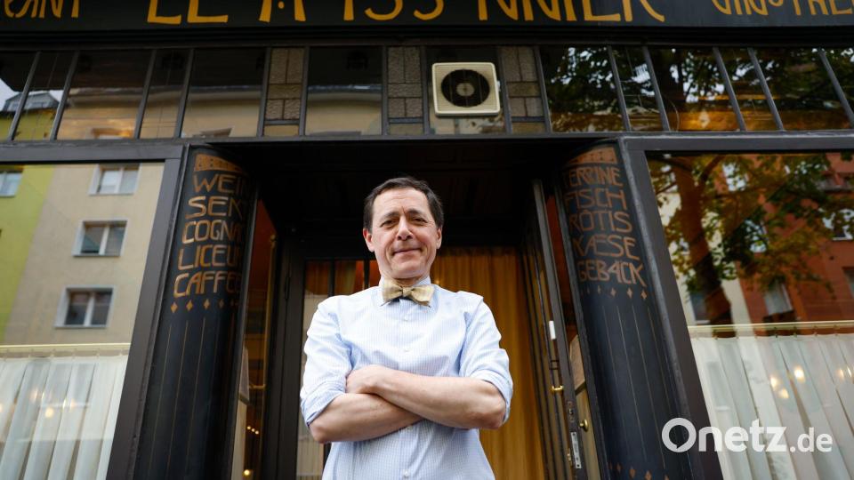 Vincent Moissonnier steht vor seinem Sterne-Bistro „Le Moissonnier“, einem kleinen Stück Paris mitten in Köln. Bild: Thomas Banneyer/dpa