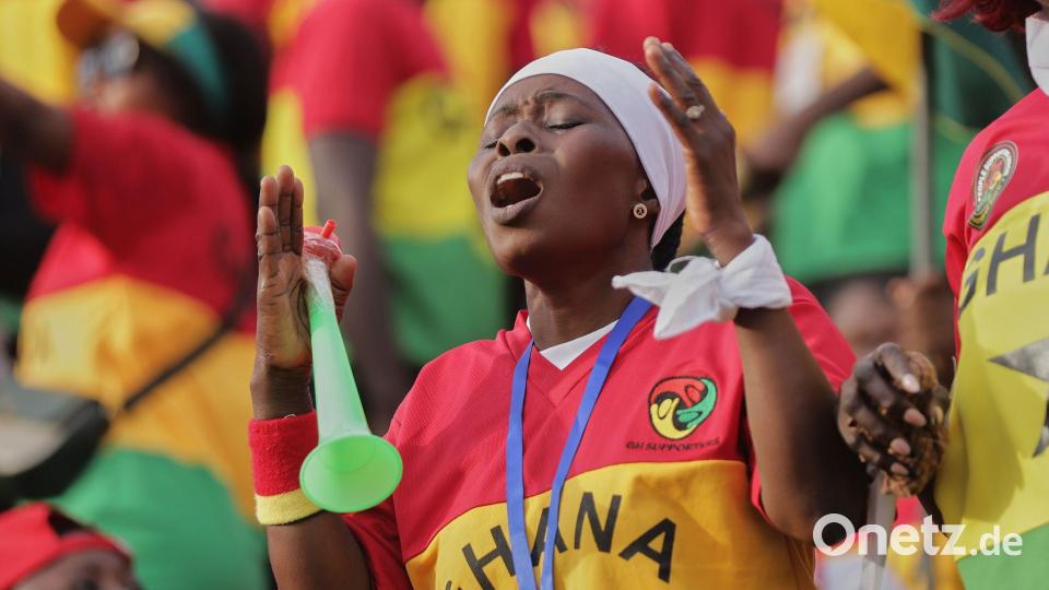 Die ghanaischen Fans bejubelten den Sieg gegen die Komoren ausgelassen. Bild: Peniel Brago Amoakohene/AP/dpa