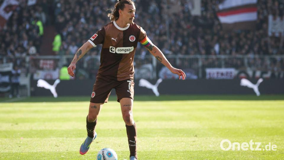 Ein Bild aus der vergangenen Saison: St. Paulis Kapitän Jackson Irvine möchte bald wieder spielen. Bild: Christian Charisius/dpa
