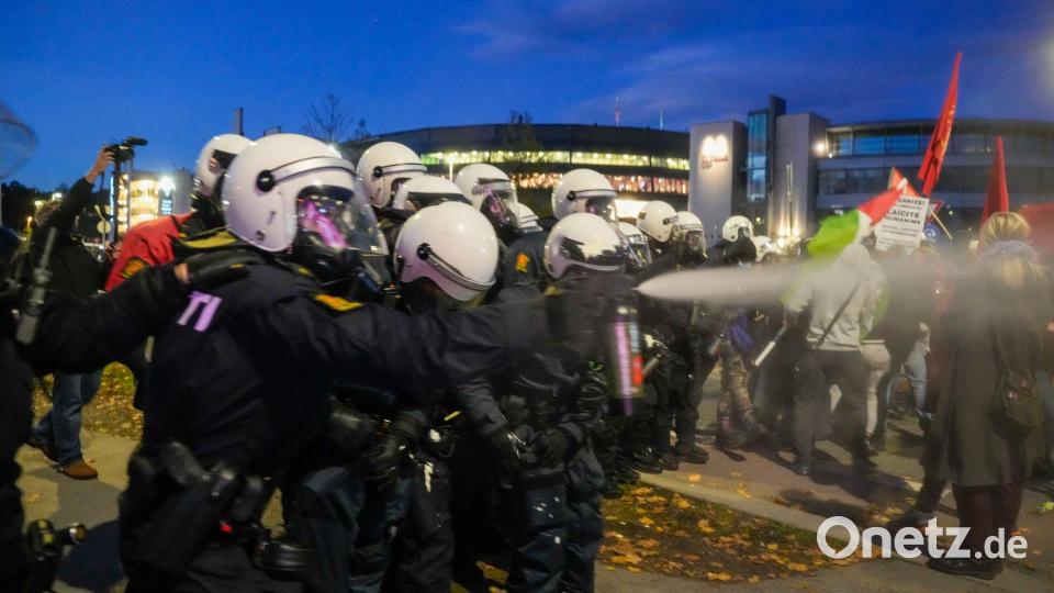 Die Proteste blieben nicht friedlich. Bild: Javad Parsa/NTB/dpa