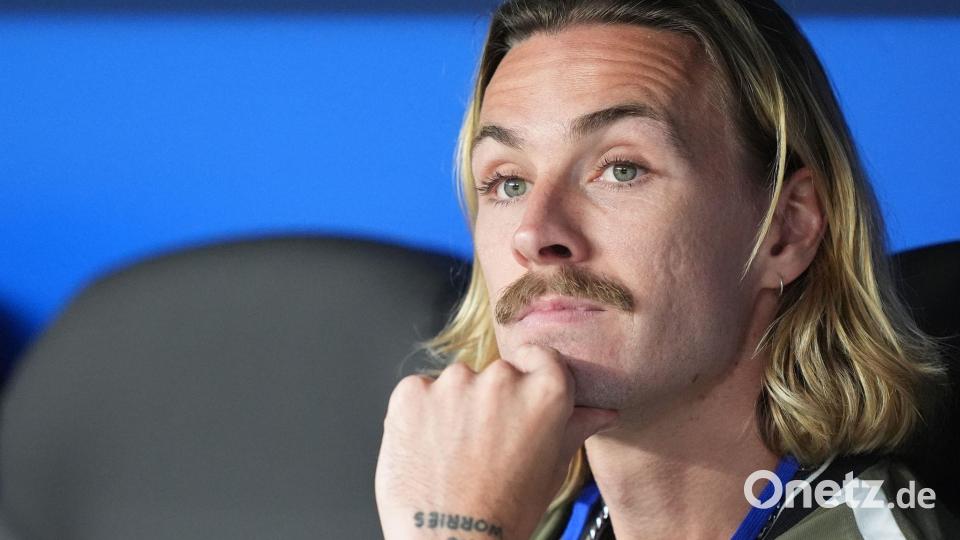 Die Debatte um Kapitän Jackson Irvine bewegt den FC St. Pauli. (Archivbild) Bild: Marcus Brandt/dpa