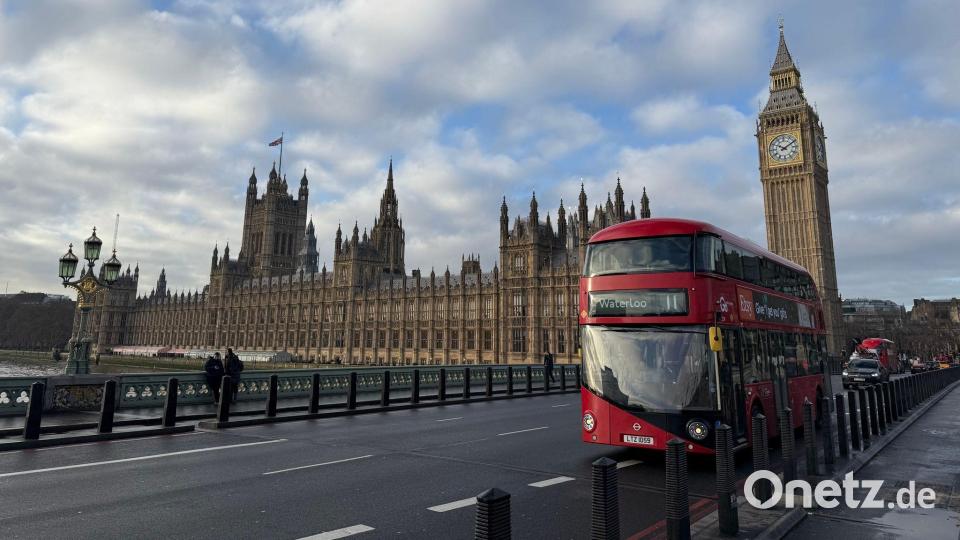 Die roten Doppeldeckerbusse sind aus dem Londoner Stadtbild nicht wegzudenken. Archivbild: Julia Kilian/dpa