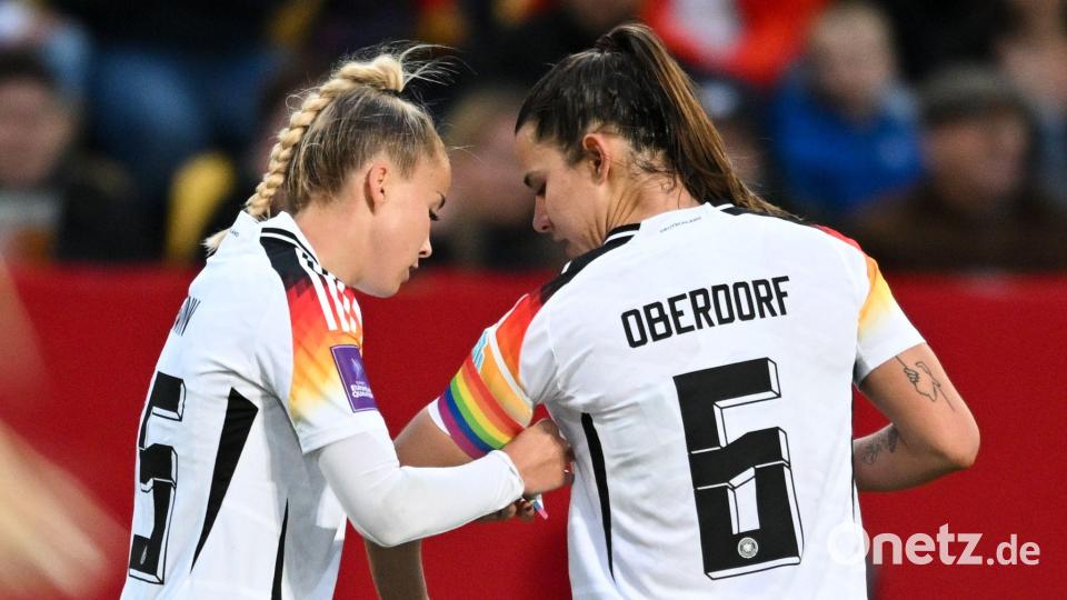 Das Bayern-Duo mit Giulia Gwinn (l.) und Lena Oberdorf kehrt ins Nationalteam zurück Bild: Sebastian Gollnow/dpa