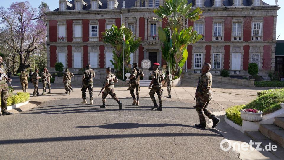 Bereits in der Vergangenheit spielte die Spezialeinheit Capsat eine Rolle bei Machtwechseln im Inselstaat. Bild: Brian Inganga/AP/dpa