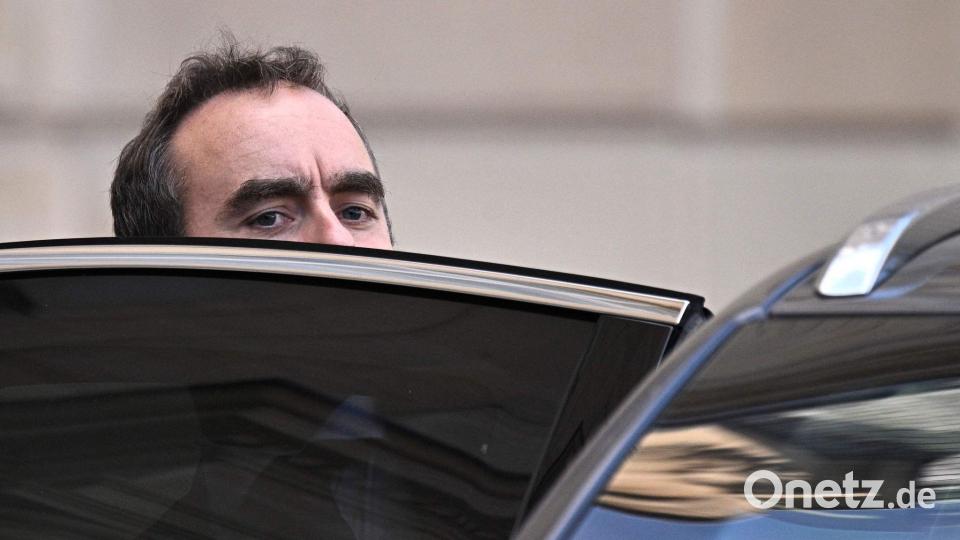 Frankreichs Premierminister Lecornu verlässt nach Kabinettssitzung den Elysee-Palast. Bild: Julien De Rosa/AFP/dpa
