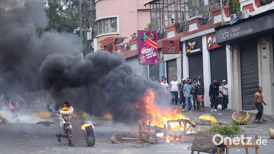 Die Proteste schlugen teils in Gewalt um. (Archivbild) Bild: Mamyrael/AP/dpa
