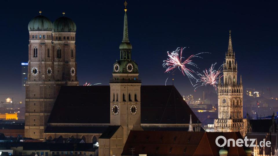 Als Ersatz für Böller und Feuerwerk plant die Stadt München eine Licht- und Lasershow auf der Silvestermeile. (Archivbild) Bild: Sven Hoppe/dpa