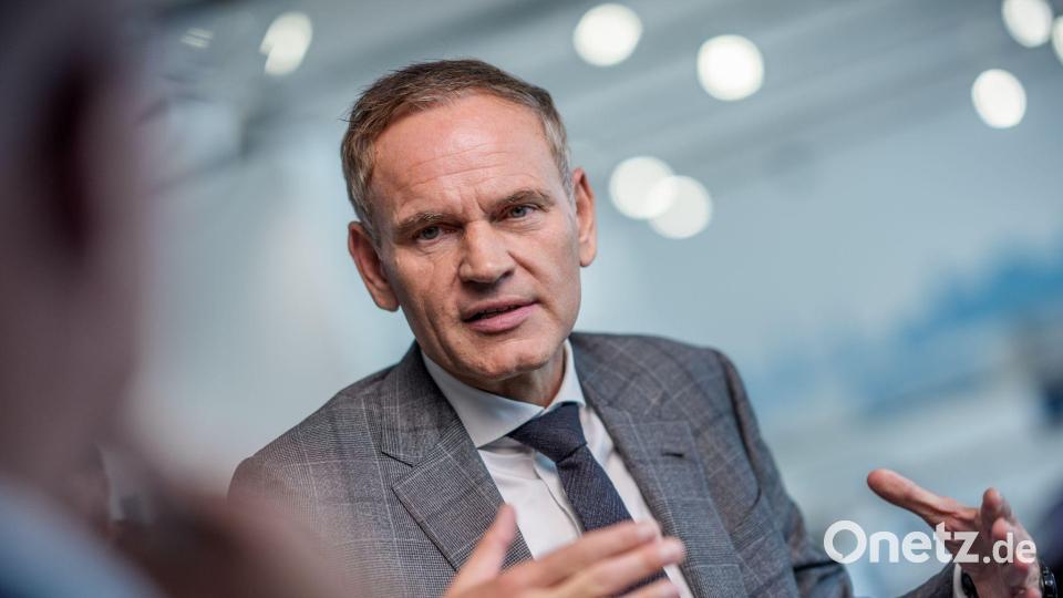 Blume: „Um eine erfolgreiche Zukunft dieses Unternehmens zu sichern, ist die Kostenarbeit entscheidend.“ Bild: Michael Kappeler/dpa
