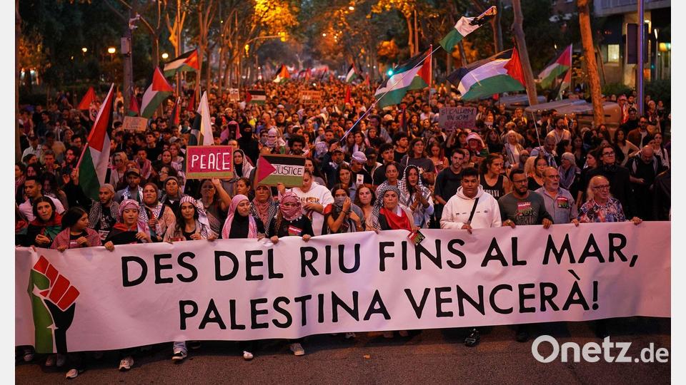 Medienberichten zufolge beteiligten sich in Spanien vor allem Studenten an den Protesten gegen Israel und Solidaritätskundgebungen für Palästinenser. Bild: Bernat Armangue/AP/dpa