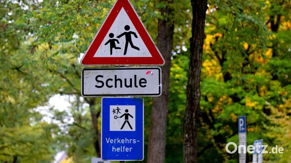 In die Bewertung des ACE-Schulweg-Index ist das Verhalten von sogenannten Elterntaxis sowie die Verkehrsinfrastruktur im nahen Schulumfeld eingeflossen. Bild: Sven Hoppe/dpa