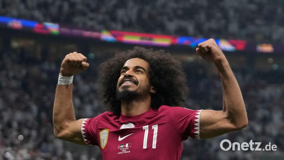 Lieferte zwei Assists im entscheidenden Spiel: Akram Afif. Bild: Thanassis Stavrakis/AP/dpa
