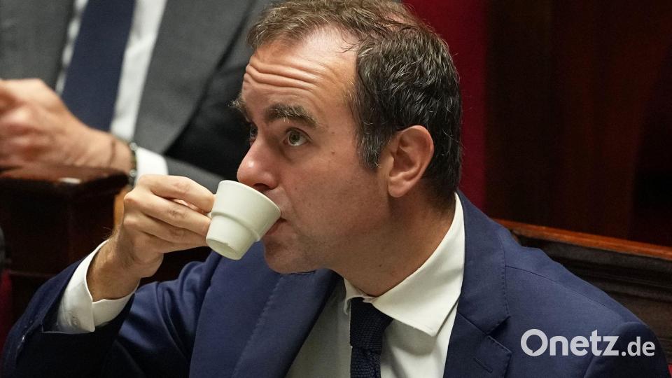 Die beiden Misstrauensanträge gegen die Regierung von Premier Lecornu sind gescheitert. Bild: Thibault Camus/AP/dpa