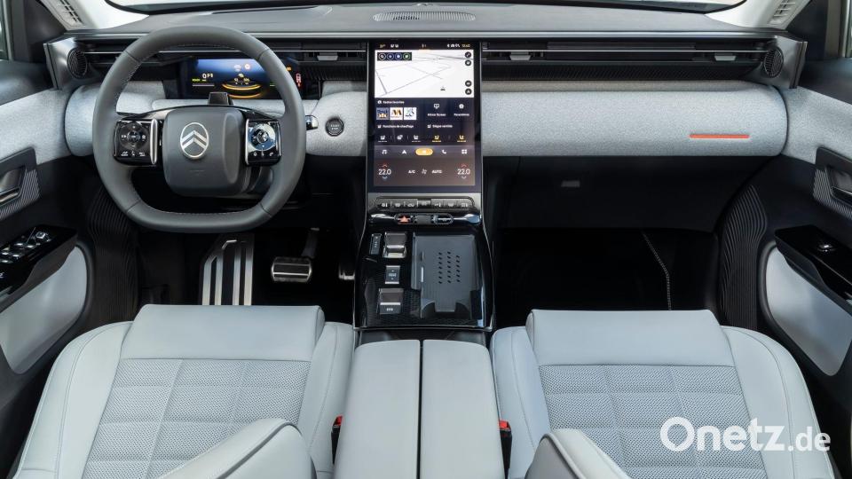 Auf dem neuesten Stand: Digitales Cockpit und Bildschirme - und ein KI-Assistent. Bild: Adrien Cortesi/Citroën/dpa