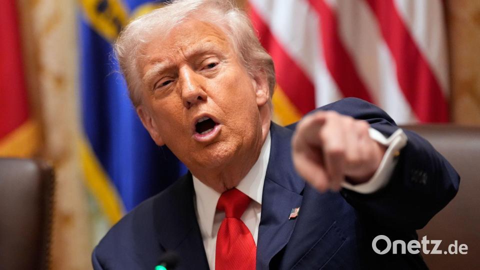 Trump geht einen Schritt weiter und genehmigt Aktionen der CIA in Venezuela. (Archivbild) Bild: Alex Brandon/AP/dpa
