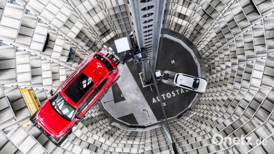 Kaum eine Stadt ist so abhängig vom Auto wie Wolfsburg. (Archivbild) Bild: Julian Stratenschulte/dpa