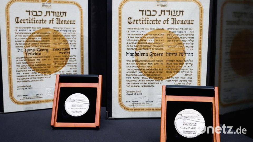Magdalena Große und Hans-Georg Früchte wurden posthum als „Gerechte der Völker“ mit Yad-Vashem-Medaillen ausgezeichnet - benannt nach der Holocaust-Gedenkstätte in Israel. Bild: Annette Riedl/dpa