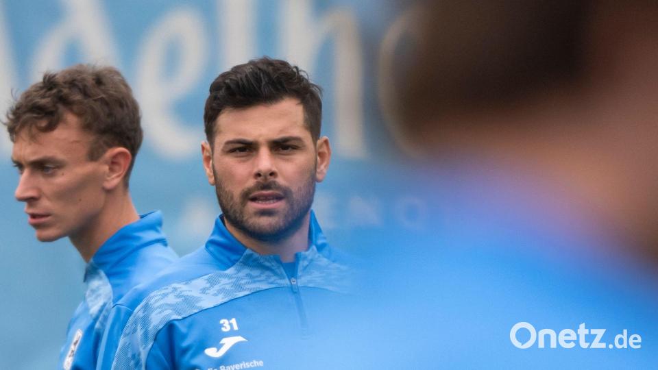 Kann er am Sonntag spielen? 1860-München-Profi Kevin Volland (rechts). Bild: Peter Kneffel/dpa